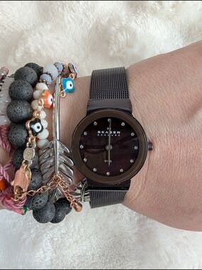 Skagen Denmark Women’s Watch Black Mesh Strap Crystal Dial Minimalist 358SDDD